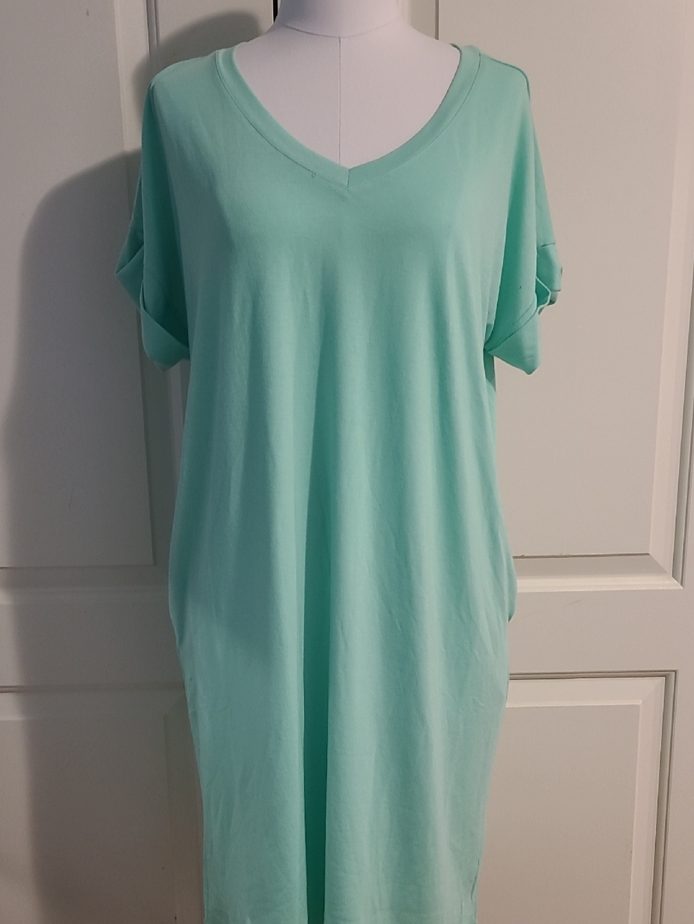 NWOT Zenana Mint Green Cuffed Sleeve V Neck Tee Shirt Dress With Pockets